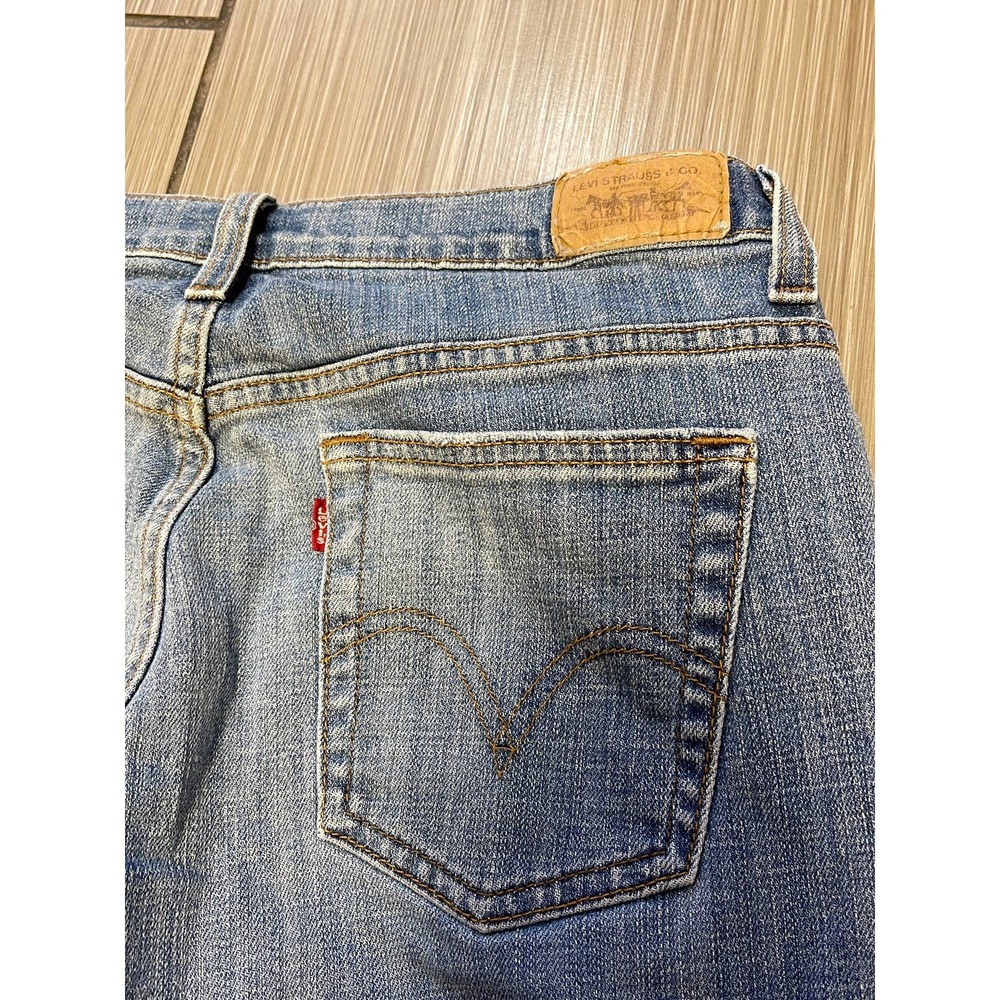 Levi’s Jeans Womens size 8 Short 515 bootcut mid-rise light wash denim Y2K 00”s
